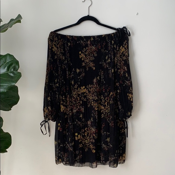 Aritzia Wilfred Raison Pleated Dress 